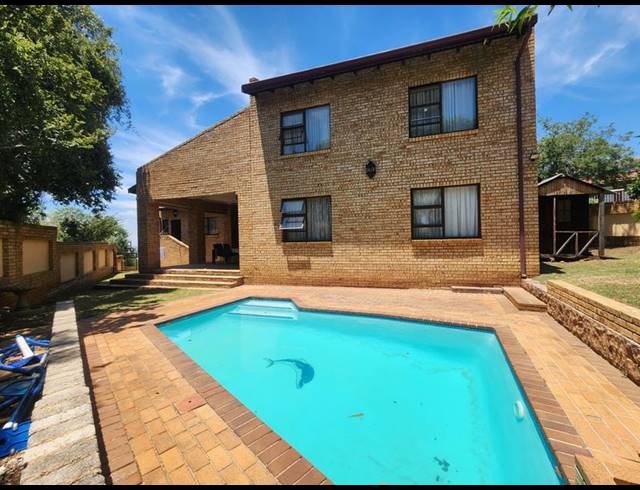 4 BEDROOM HOUSE FOR SALE IN MEYERSDAL